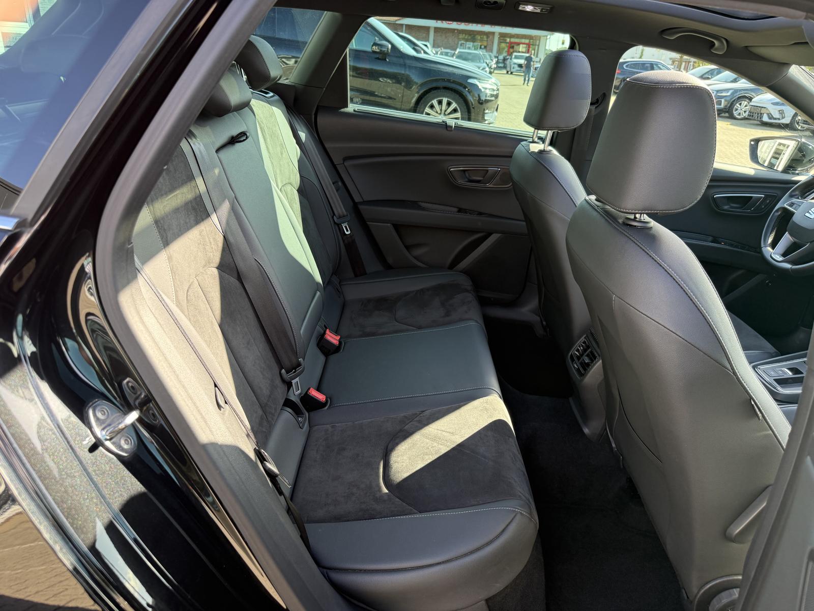 SEAT Leon Xcellencen,Virtual,Pano,R-Kamera,AHK,Beats, миниатюра 23