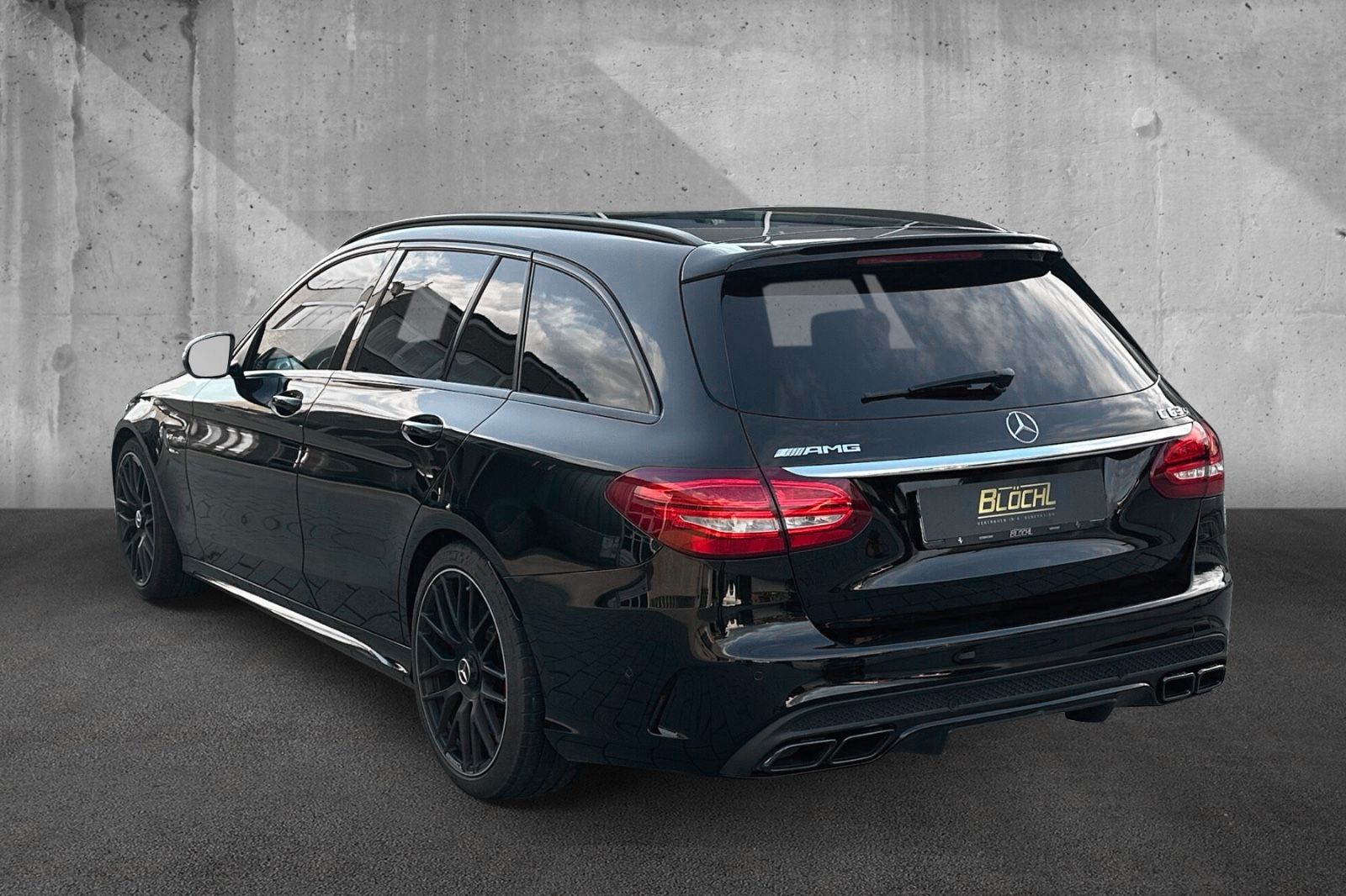 Fahrzeugabbildung Mercedes-Benz C63 S AMG T*Perf-AGA &-Sitze*AHK*Pano*Ambient