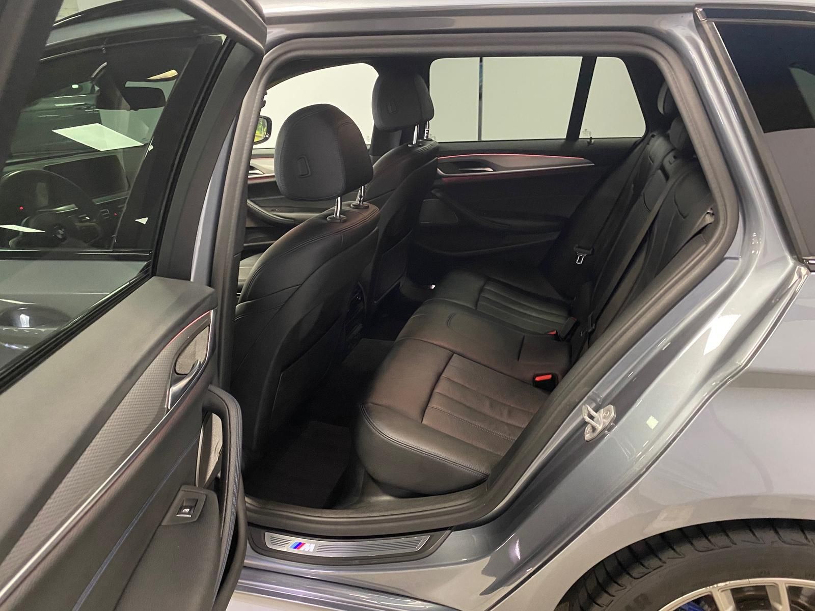 Fahrzeugabbildung BMW 530 3.0 24V 530 d xDrive M-Paket+Sport+LEDER+PDC