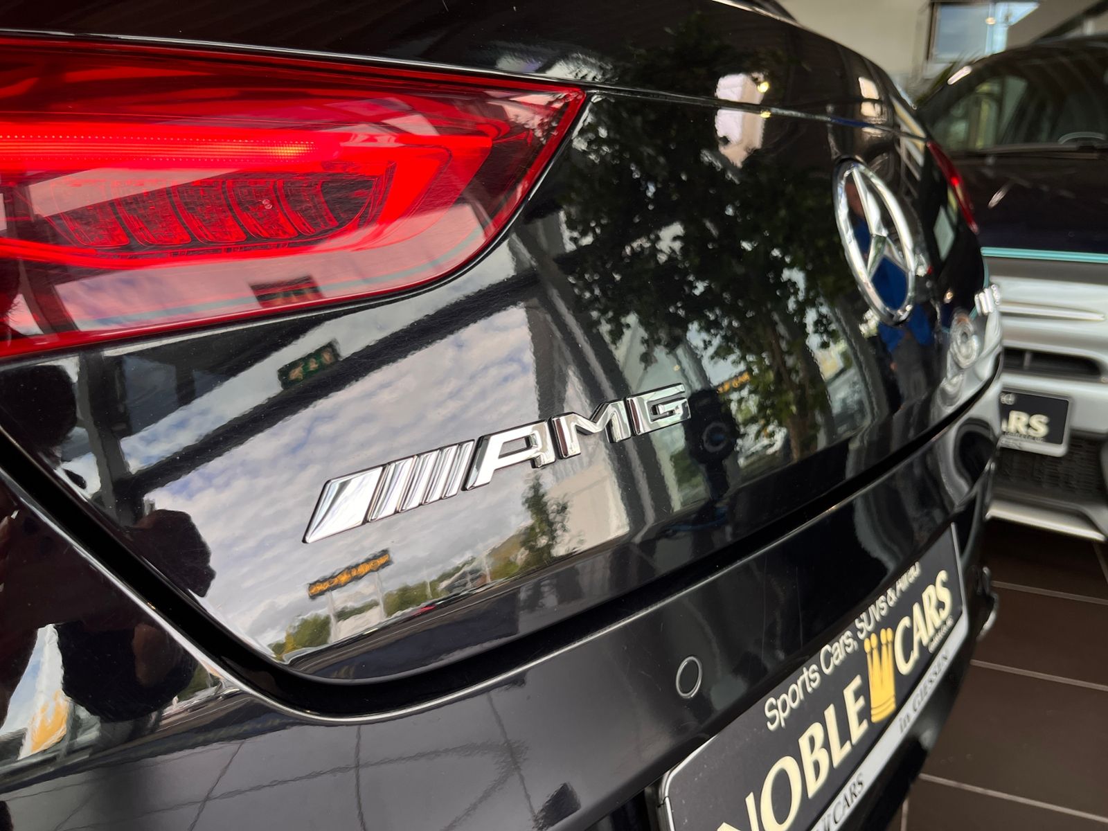 Fahrzeugabbildung Mercedes-Benz CLA -Klasse Shooting Brake 35 AMG 4MAITC 360°