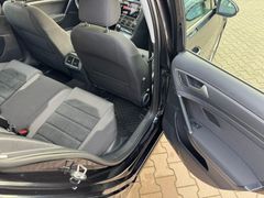 Fahrzeugabbildung Volkswagen Golf VII Variant Comfortline Navi Sitzh. AHK