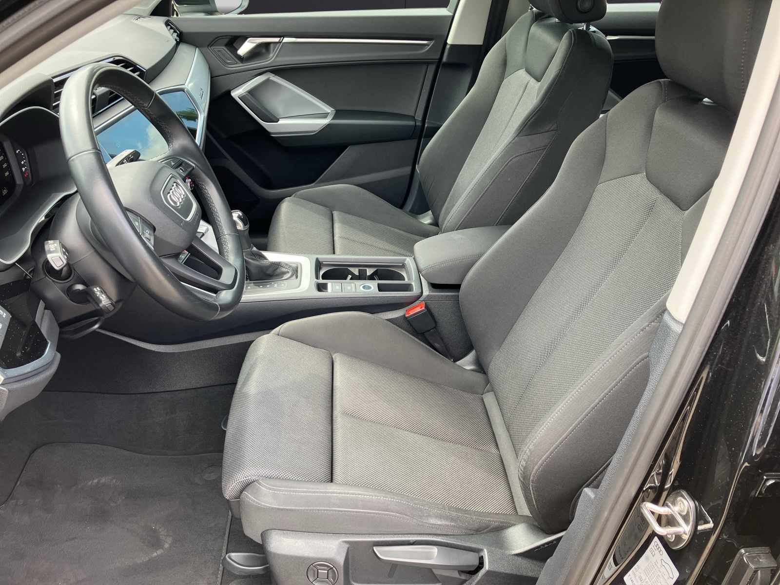 Fahrzeugabbildung Audi Q3 Sportback 35 TDI quattro S-line S-tronic LED