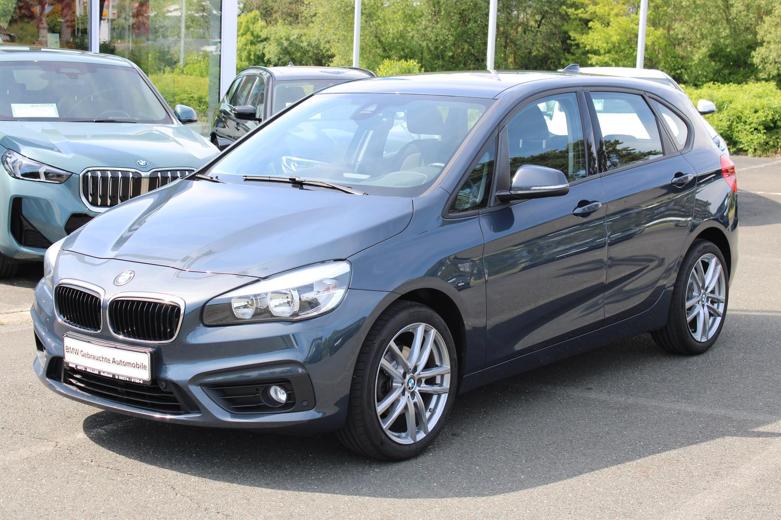 BMW 218i Advantage Navi Komfortzg. Tempomat Shz PDC