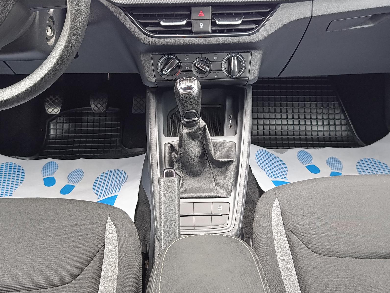 Skoda Scala Active Car Play Tempomat SHZ PDC AHK