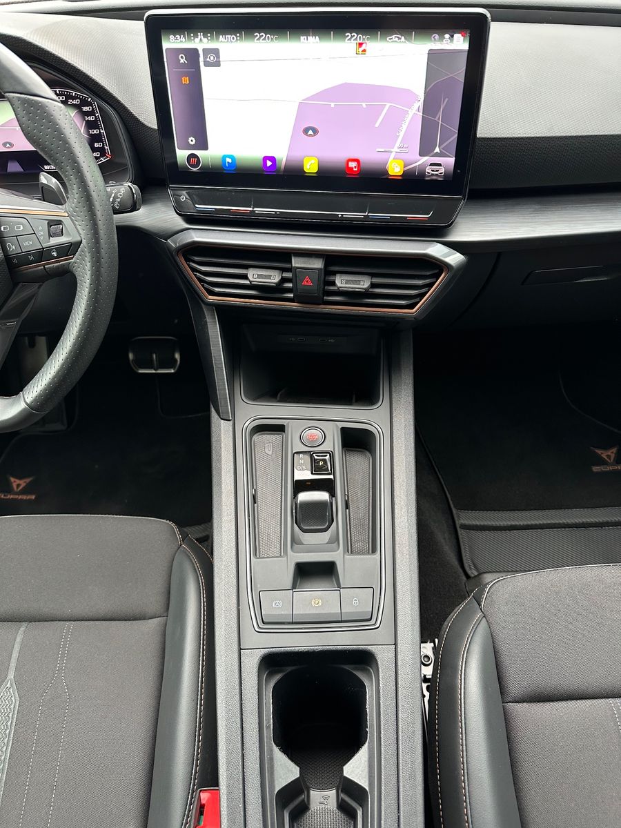Fahrzeugabbildung CUPRA Leon Sportstourer 1.5 eTSI DSG NAV+LED+ACC+KAM