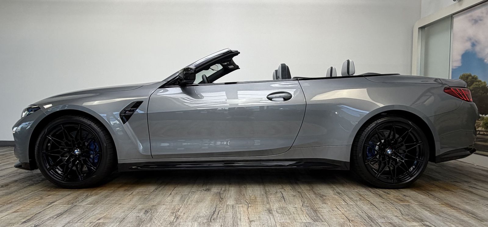 BMW M4 xDrive Comp. Cab. CarbonExt. ACC 360°Ultimate imagem 3