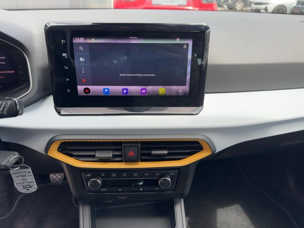 Fahrzeugabbildung SEAT Ibiza Road Edition  NAVI  CLIMATRONIC  ALLWETTER