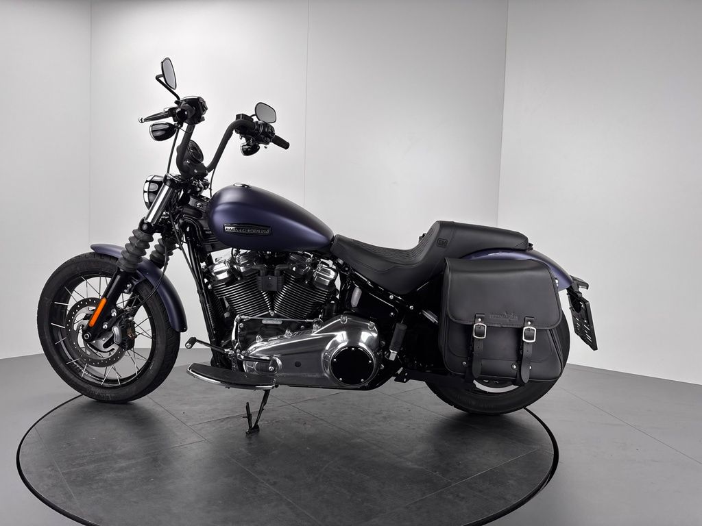 Fahrzeugabbildung Harley-Davidson STREET BOB *NEUWERTIG *ANSCHLUSSGARANTIE 06/29