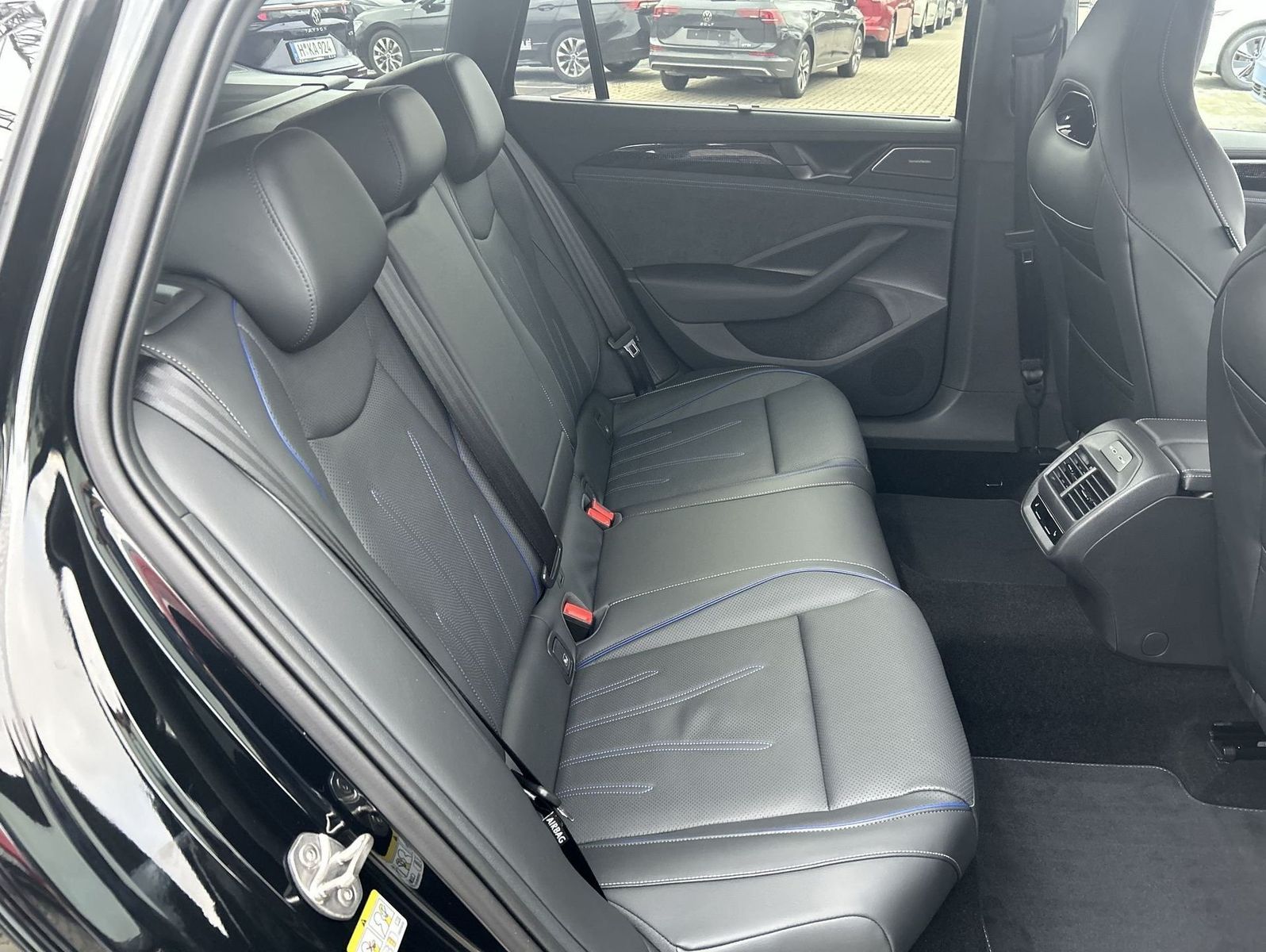 Volkswagen Passat - Bild 10