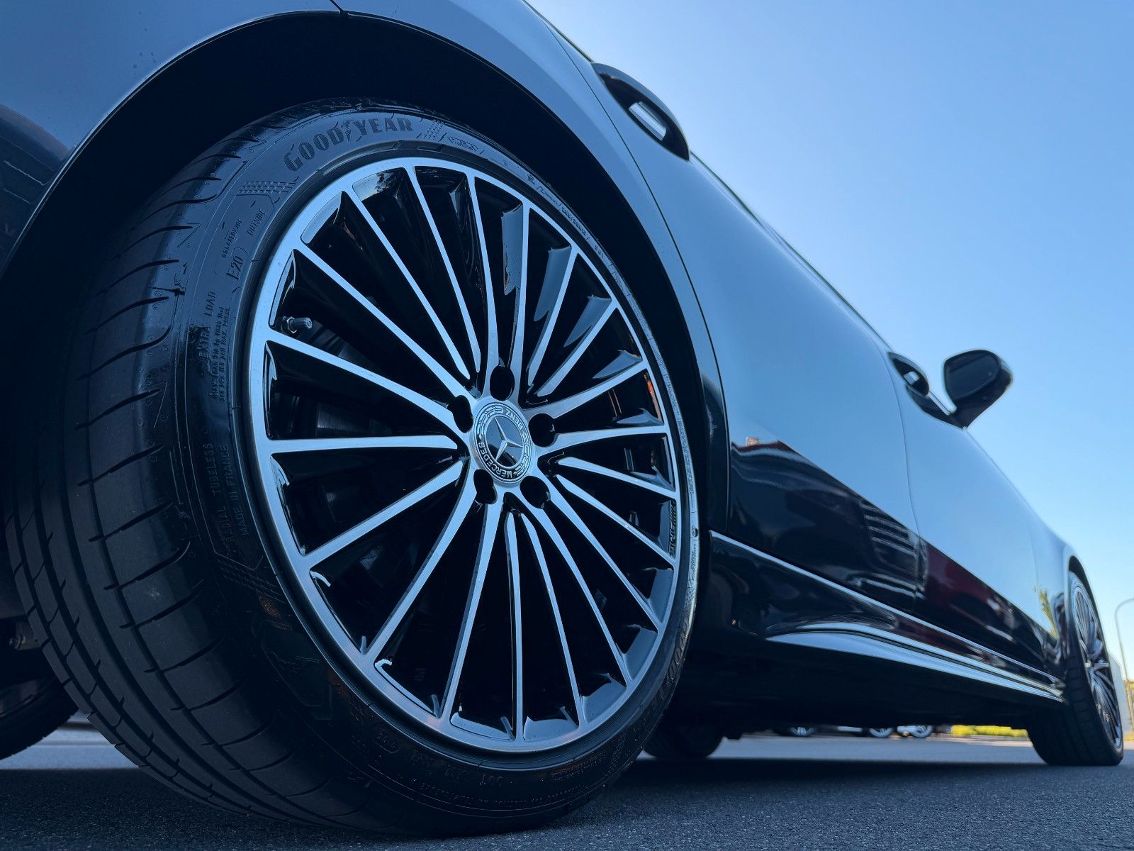 Fahrzeugabbildung Mercedes-Benz C 220 T d Edition AMG AHK+Pano+360°+Distr+Ambien