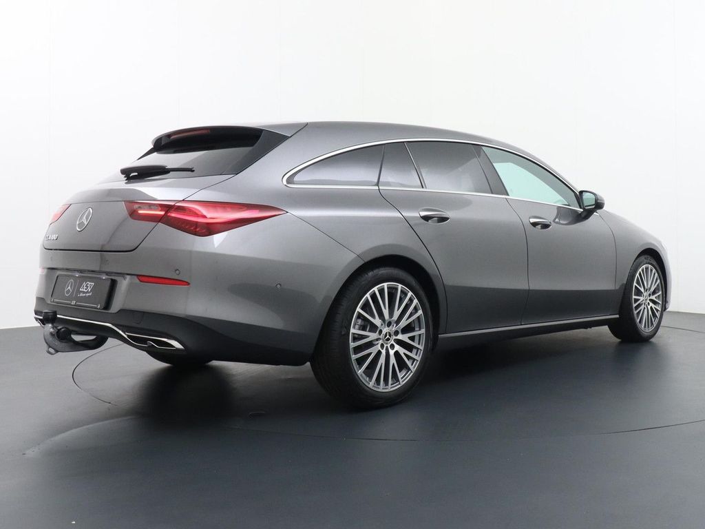 Mercedes-Benz CLA 180 Shooting Brake Star Edition Luxury Line