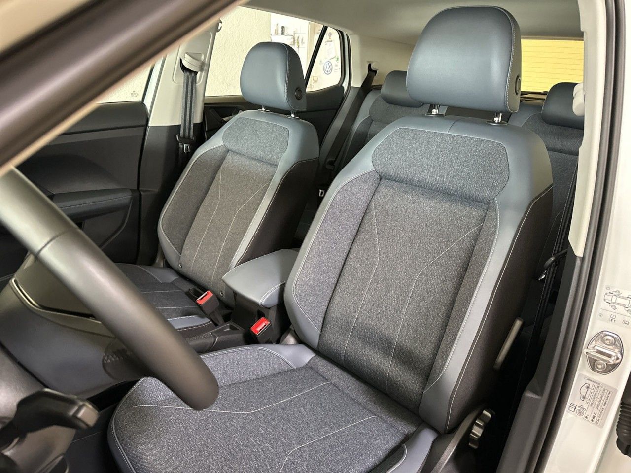 Volkswagen T-Cross 1.0 TSI Style BAA USB DAB EPH MAL SHZ RS foto 5