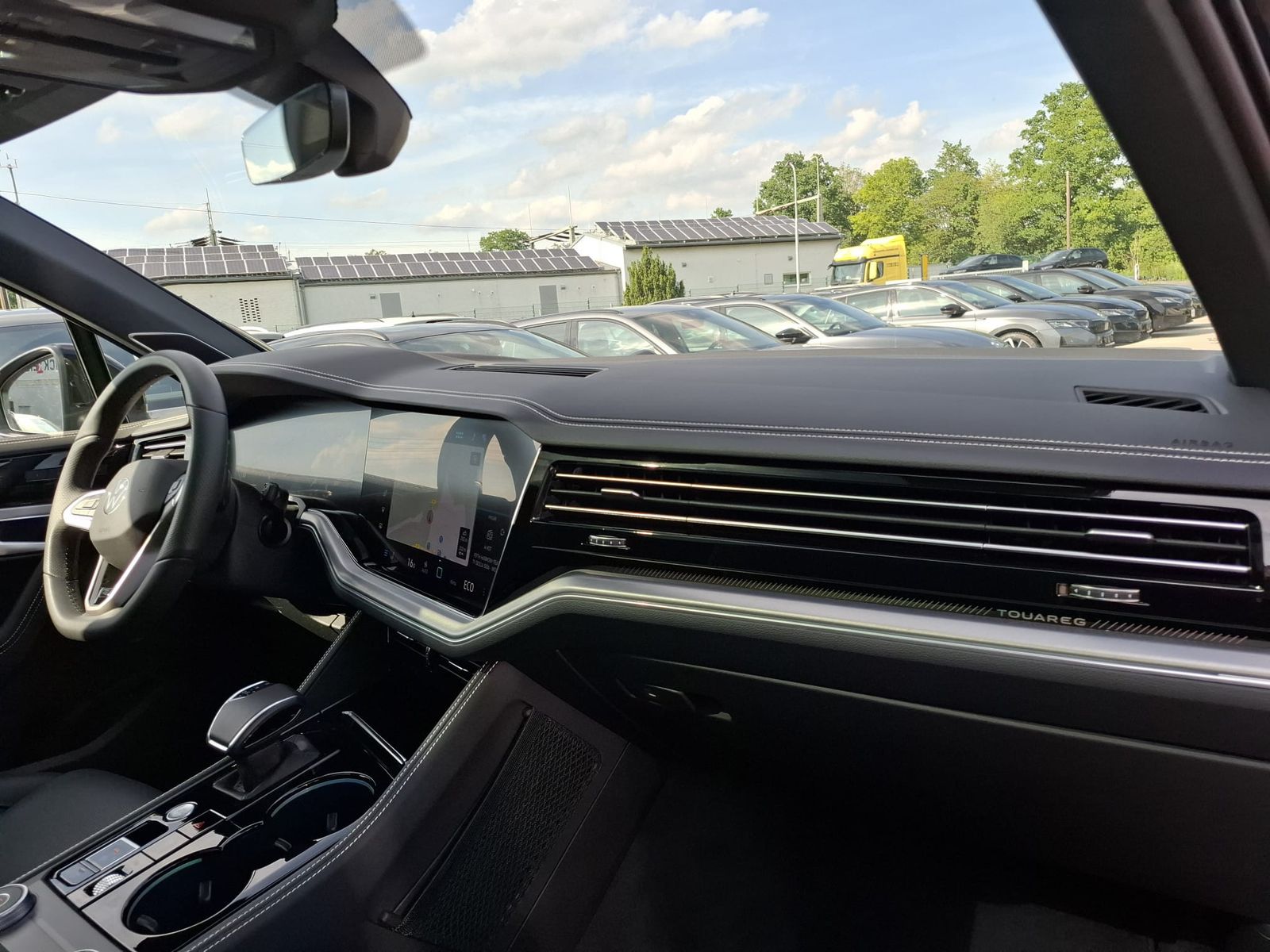 Imagen del vehículo: Volkswagen Touareg 3.0 TDI 4M R-Line VOLL Black 22" UPE 114T