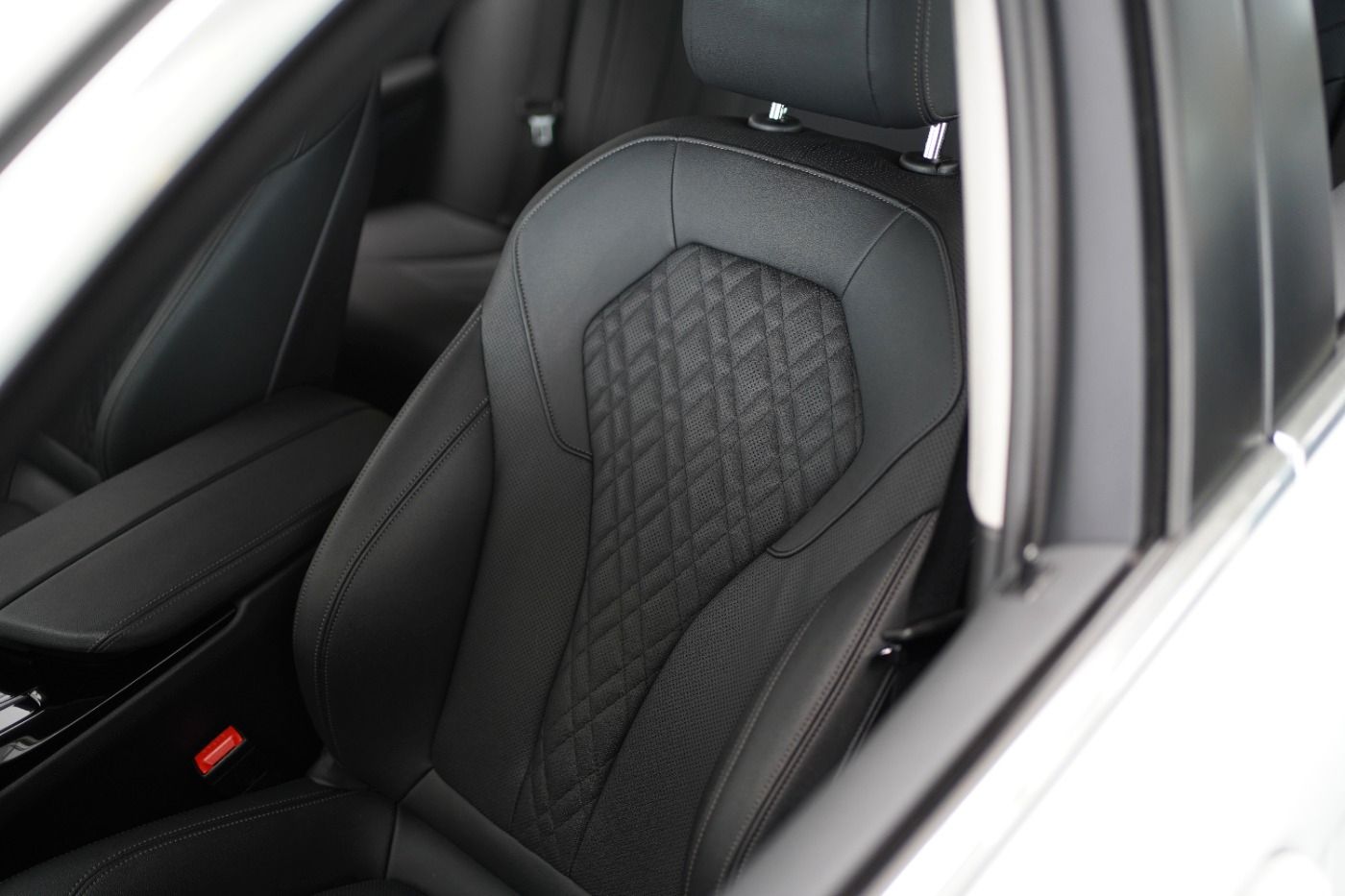 Fahrzeugabbildung BMW 530d xDrive Touring +Parking Assistant+AHK+DAB+