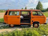 Volkswagen T3 Bulli - oranger Hingucker in gutem Zustand - Volkswagen T3 Caravelle aus 1990