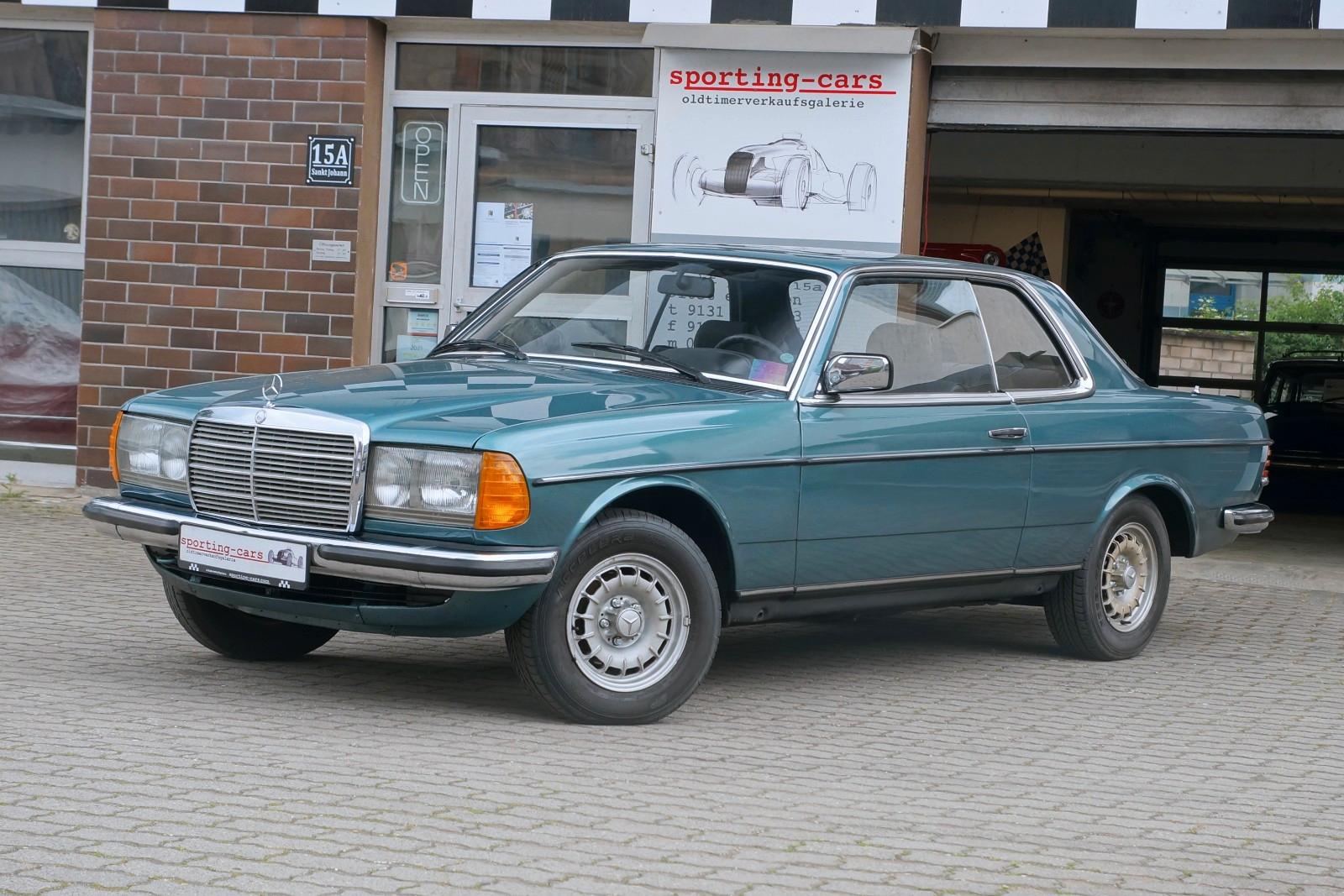 Mercedes-Benz 230 CE Coupé, sehr schöner Zustand