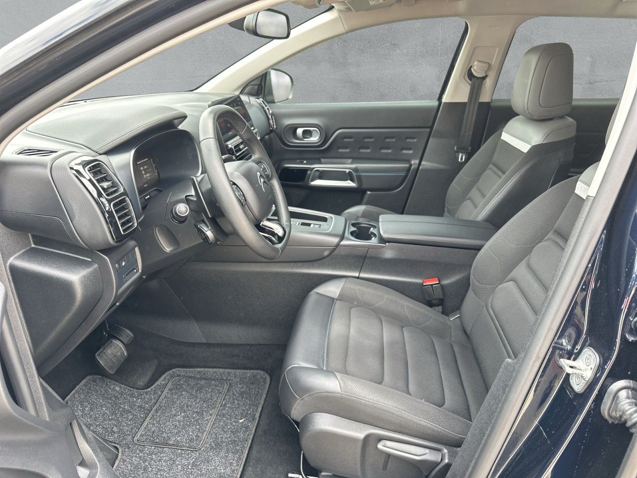 Fahrzeugabbildung Citroën C5 Aircross BlueHDI 130 EAT8 C-SERIES