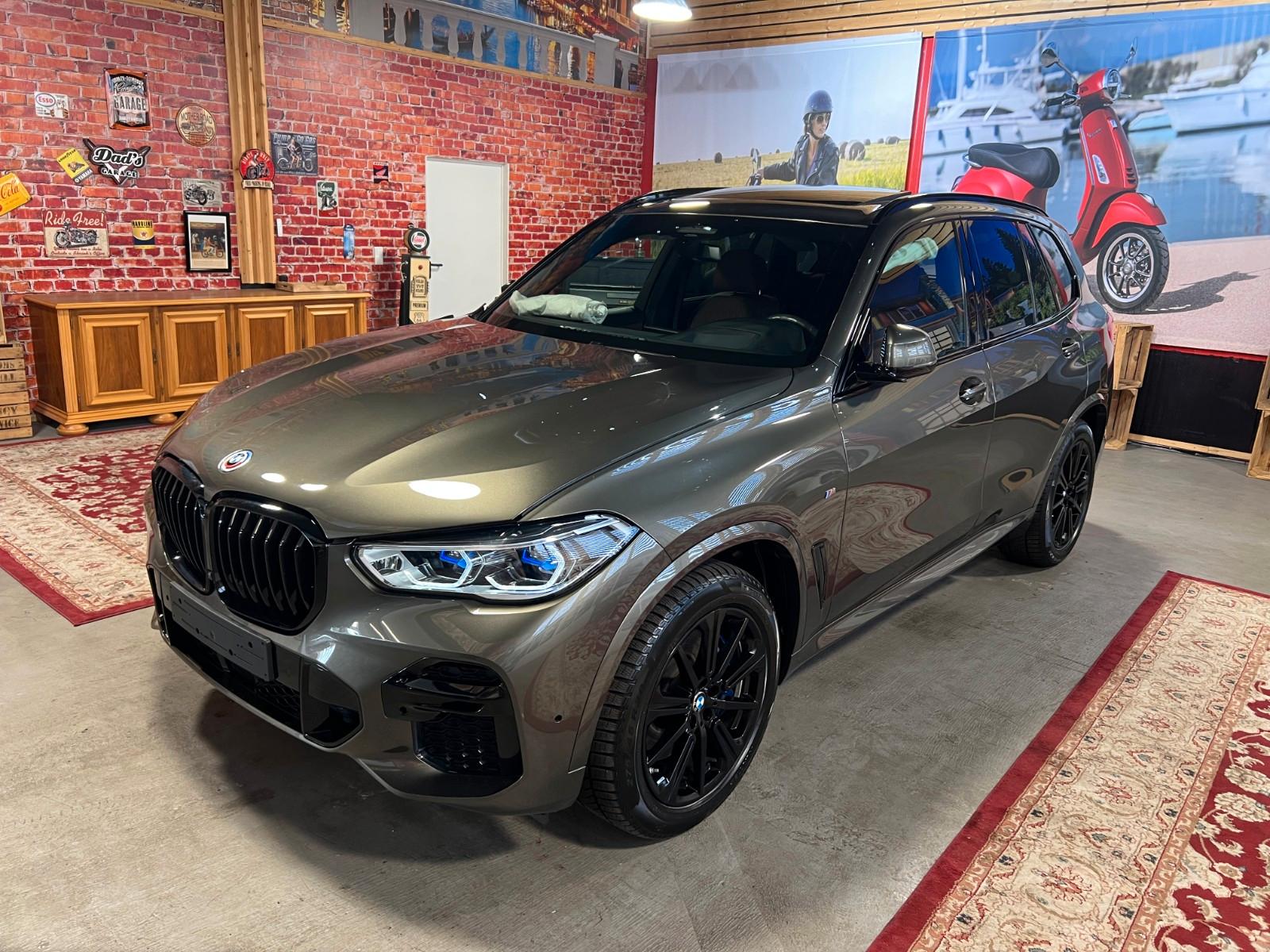 BMW X5 M50 i 390kW V8, PANO-SKY, HUD, H&K, 360°