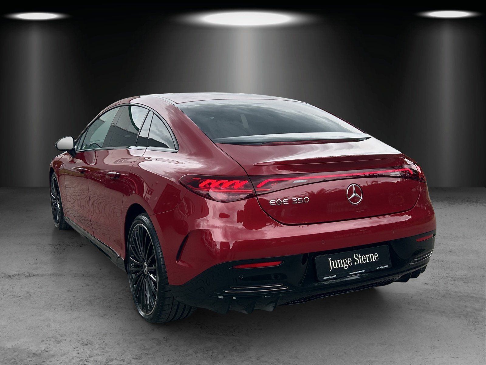 Fahrzeugabbildung Mercedes-Benz EQE350 AMG Prem AIRMATIC Memo DISTRO AHK 4,5°HAL