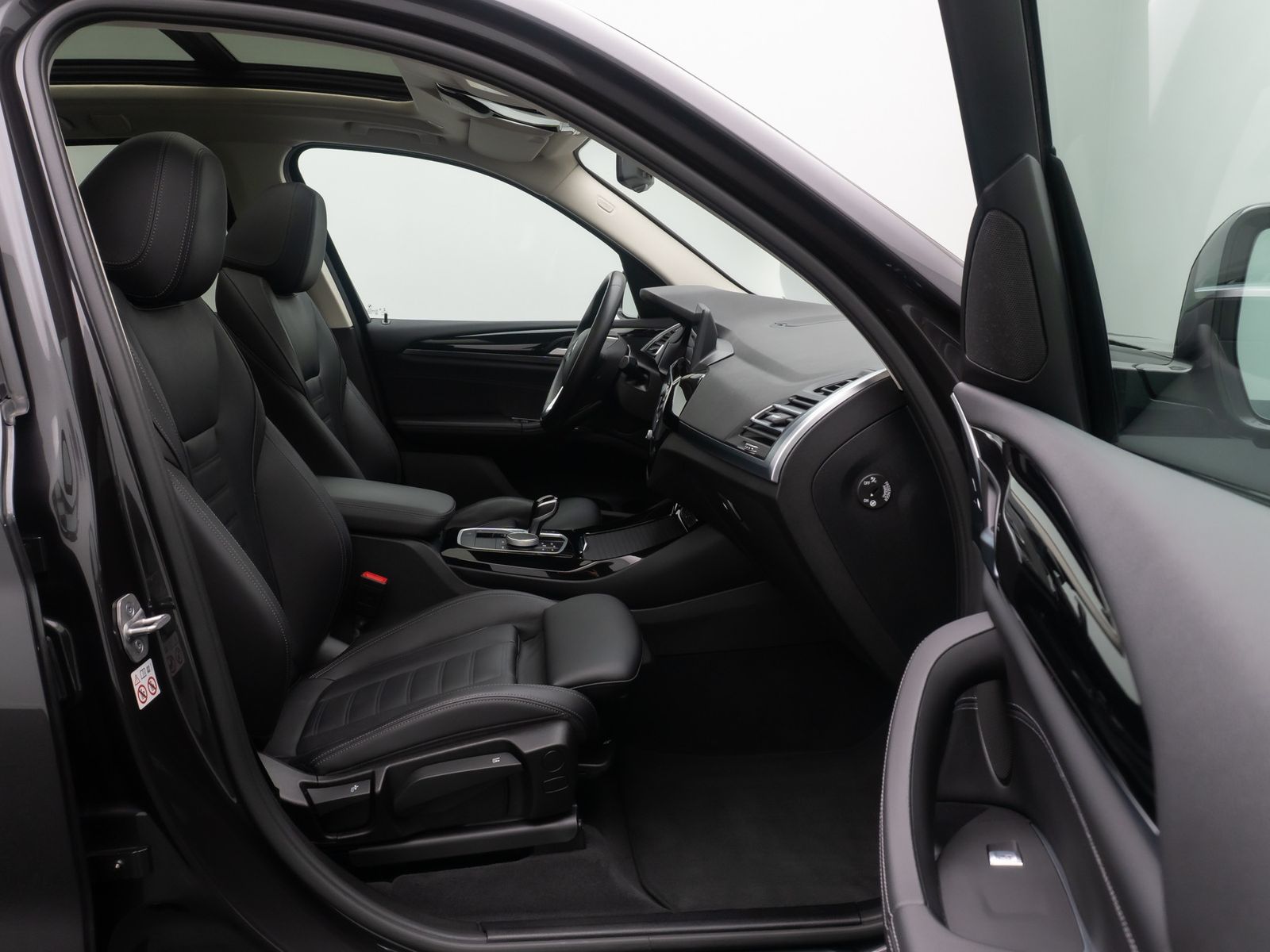 Fahrzeugabbildung BMW X3 xD30e Panorama 360&deg;HUD DAB HiFi AHK Komfort