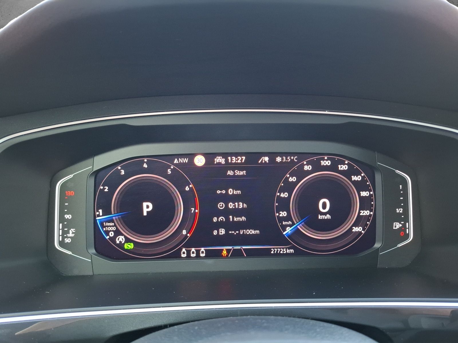 Fahrzeugabbildung Volkswagen Tiguan TSI Life DSG 4M LED Navi AID ACC SH 18"