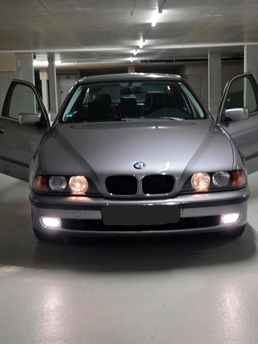 BMW 523