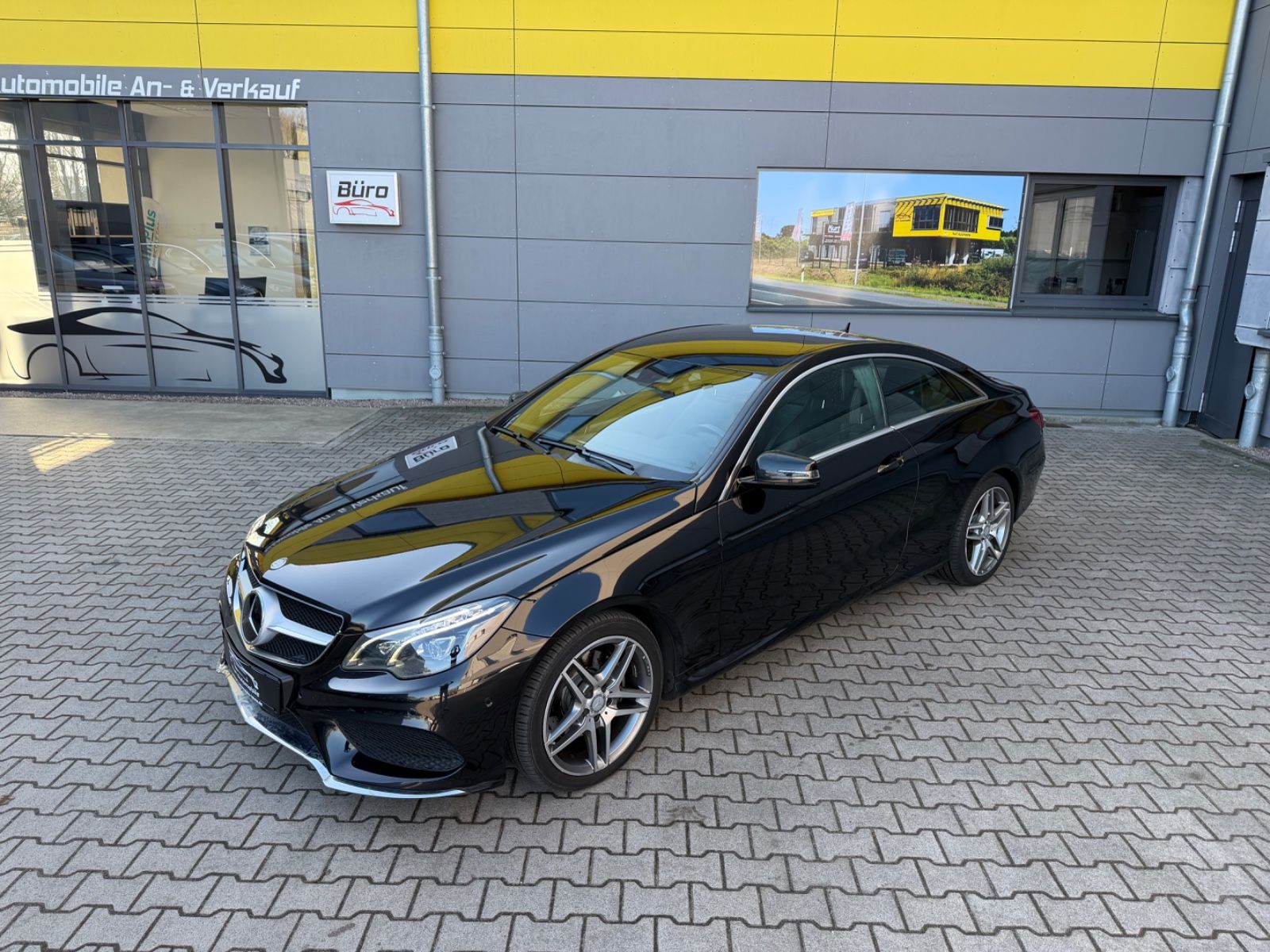MERCEDES-BENZ E 350d BlueTec/AMG LINE/LEDER/SHZ/AUTOMATIK/NAV