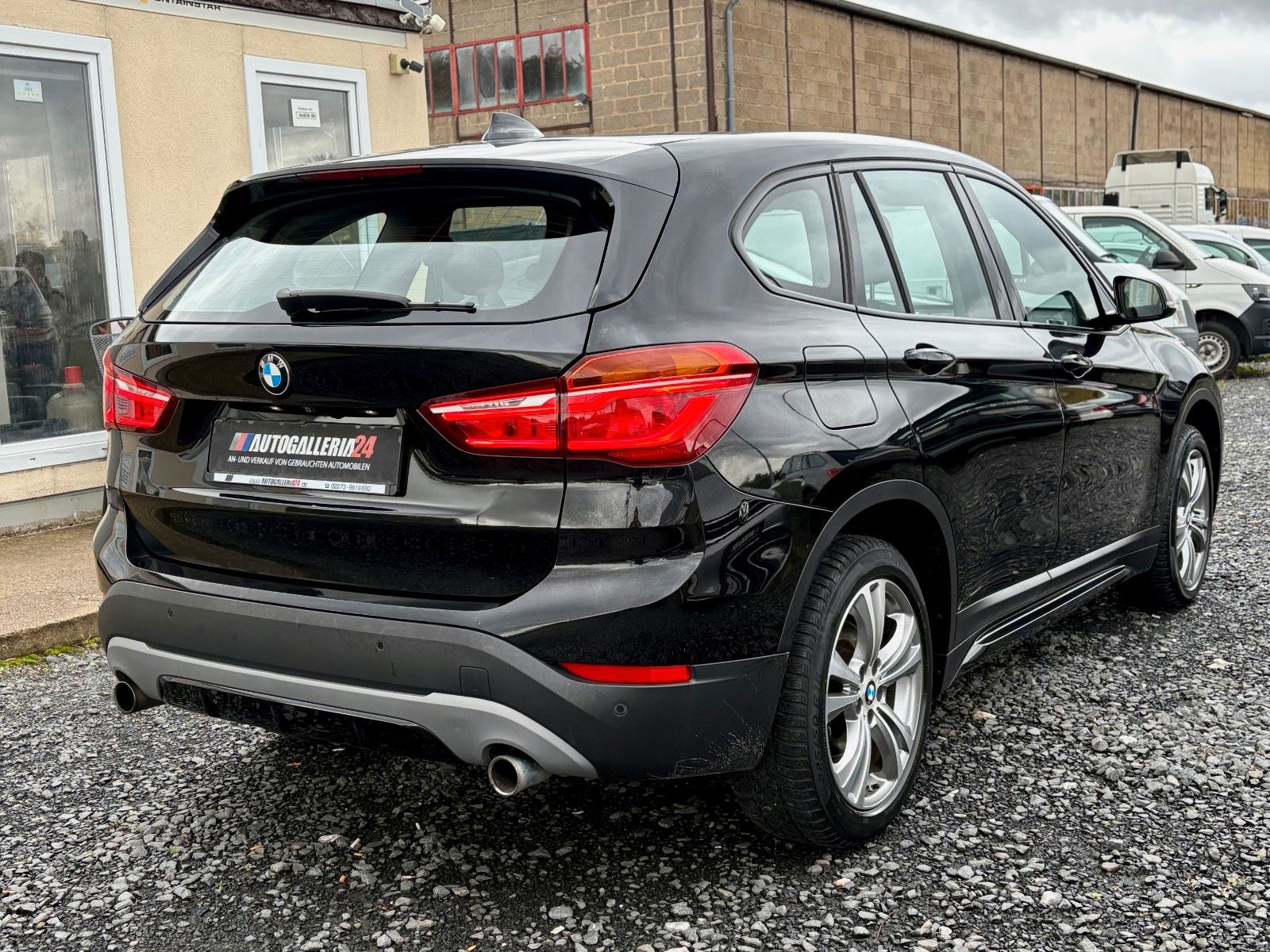 Fahrzeugabbildung BMW X1 xDrive25i Aut. SPORT LINE Navi LED HUD HiFi