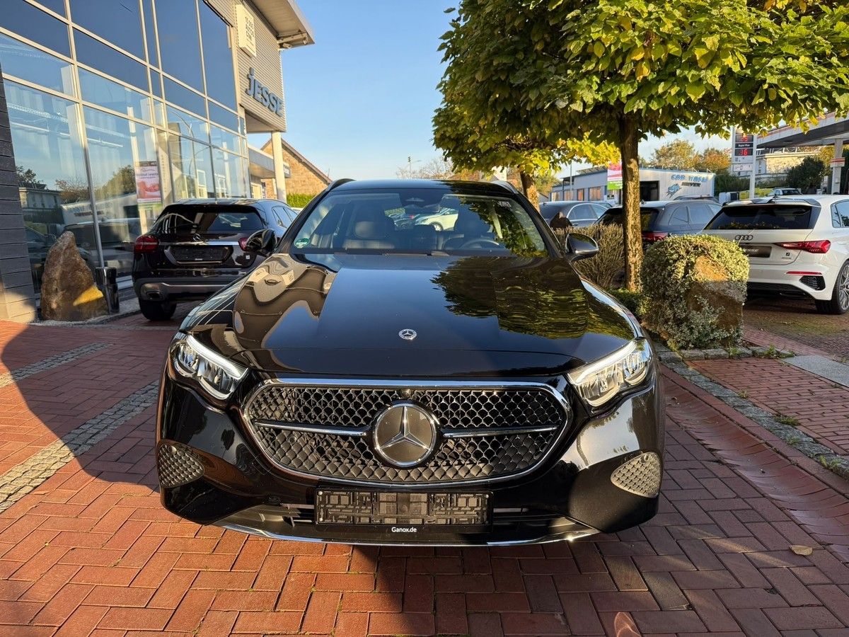 Mercedes-Benz E 300 de T Avantgarde Advanced Distr.+ Keyless imagem 3