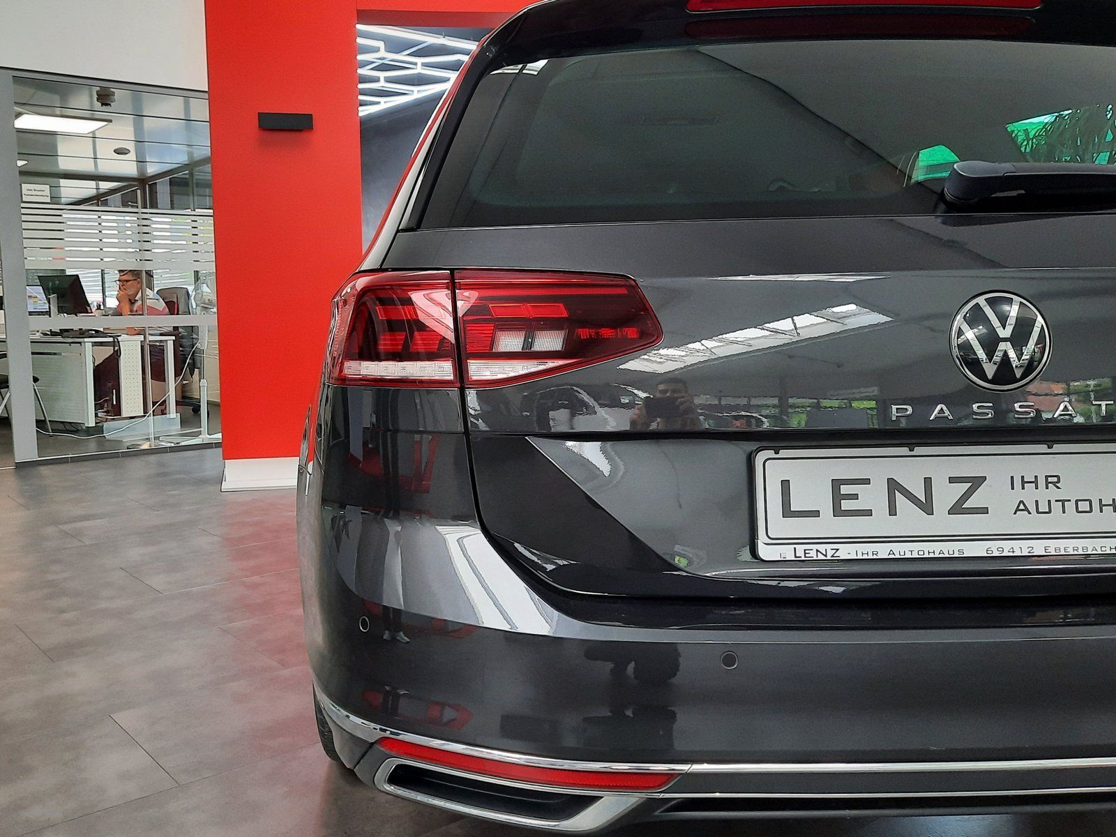 Fahrzeugabbildung Volkswagen Passat Variant Elegance TSI DSG *AHK*Navi*Cam*