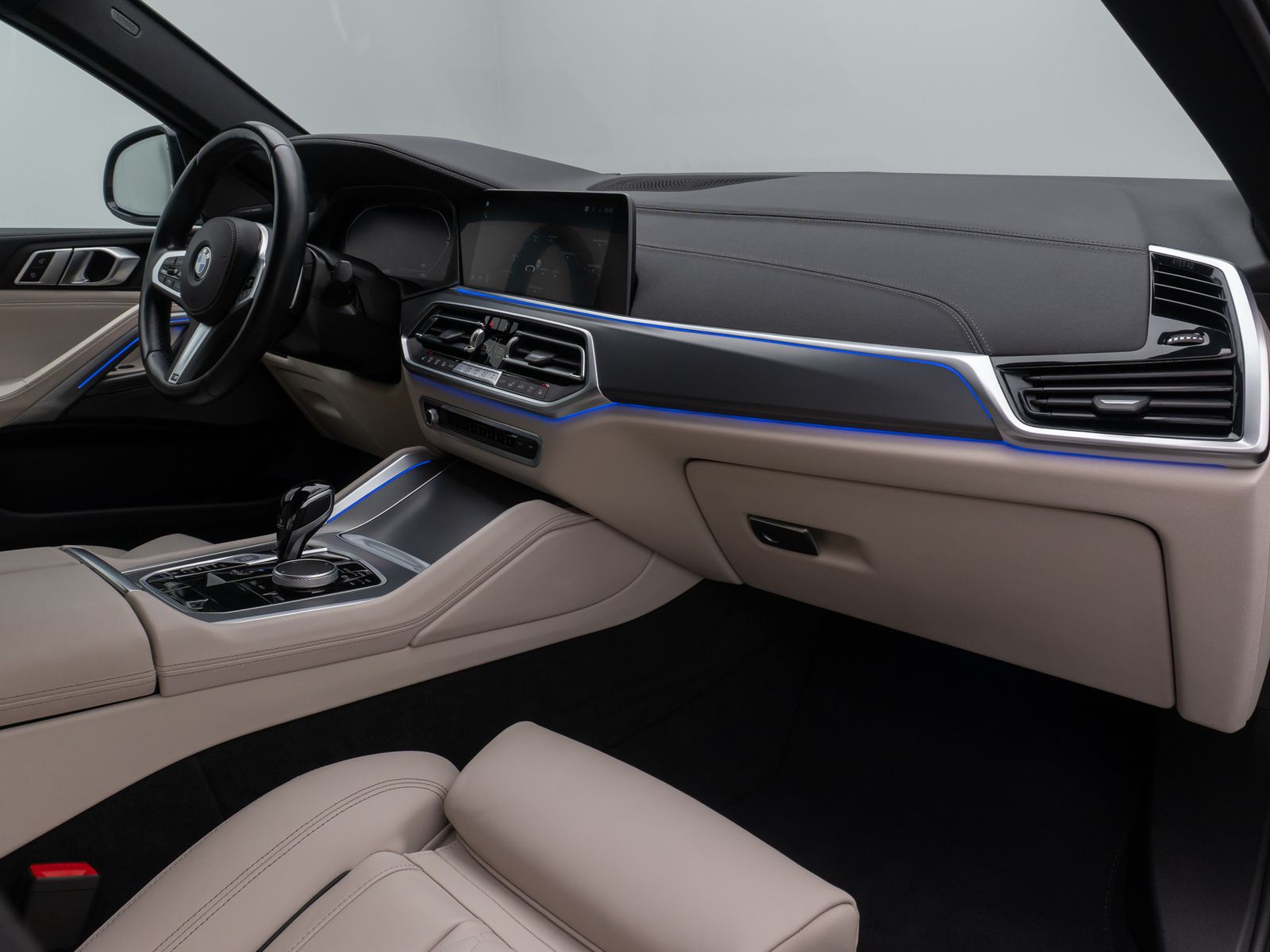 Fahrzeugabbildung BMW X6 xD40d M Sport 360° HUD H/K 22Zoll Individual