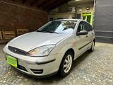 Ford Focus 1.8 TDCi Comandi audio Volante - Ford Focus aus 2004 mit Diesel-Antrieb