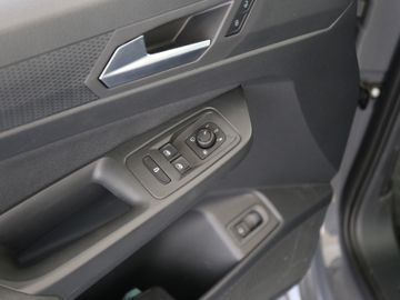 Volkswagen Caddy Maxi eHYBRID DSG LED ACC 7SITZ 5J GARANTIE