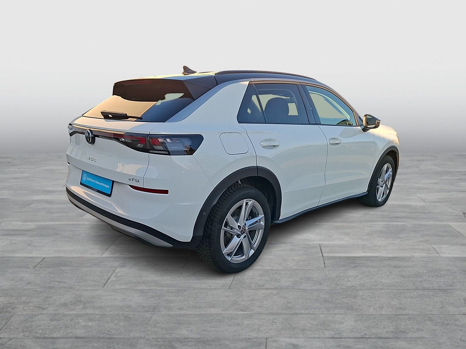 Fahrzeugabbildung Volkswagen T-Roc eTSI  Life DSG LEDplus Navi AID ACC RFK SH