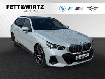 BMW 540d xDrive Touring M Sport|AHK|Pano|20"LMR|B&W