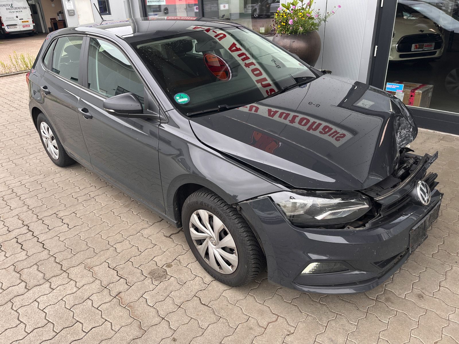 Fahrzeugabbildung Volkswagen Polo VI Trendline Frontschaden