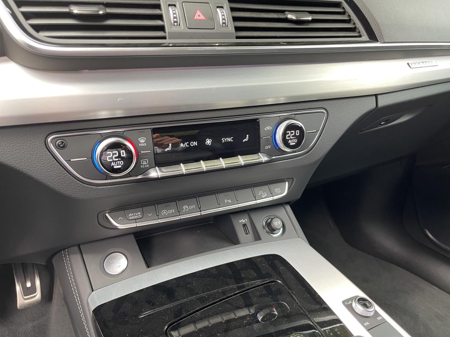 Fahrzeugabbildung Audi Q5 Sportback S line 40 quattro 2x S Line, Parken