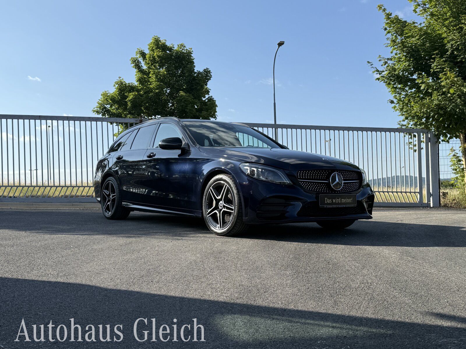 Fahrzeugabbildung Mercedes-Benz C 300 d T AMG Line (EURO 6d-TEMP) COMAND APS/Nav