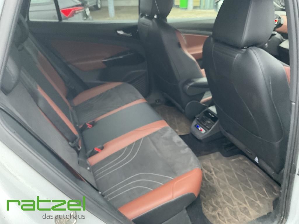 Fahrzeugabbildung Volkswagen ID.4 150 kW Pro Performance Navi ACC Rear View L