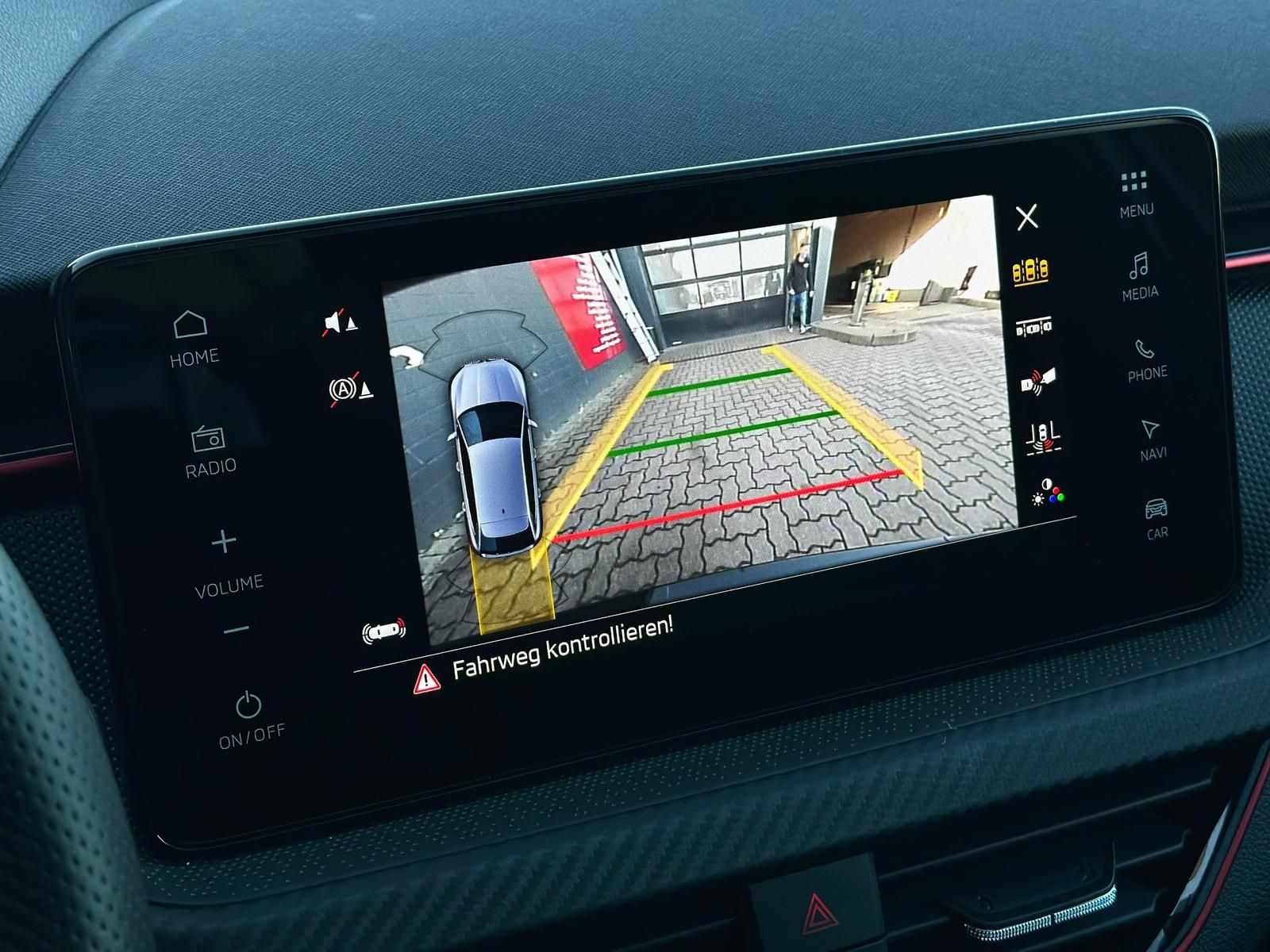 SKODA Scala 1.0TSI MONTE CARLO MATRIX#TEMPO#NAVI#SHZ - Image 21