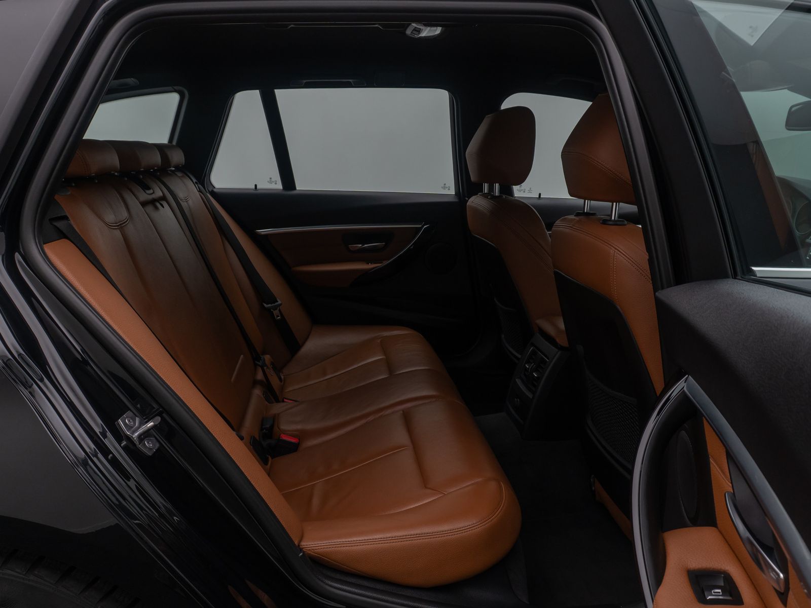 Fahrzeugabbildung BMW 320d Luxury Line HiFi PDC Leder Sportsitz 17Zoll