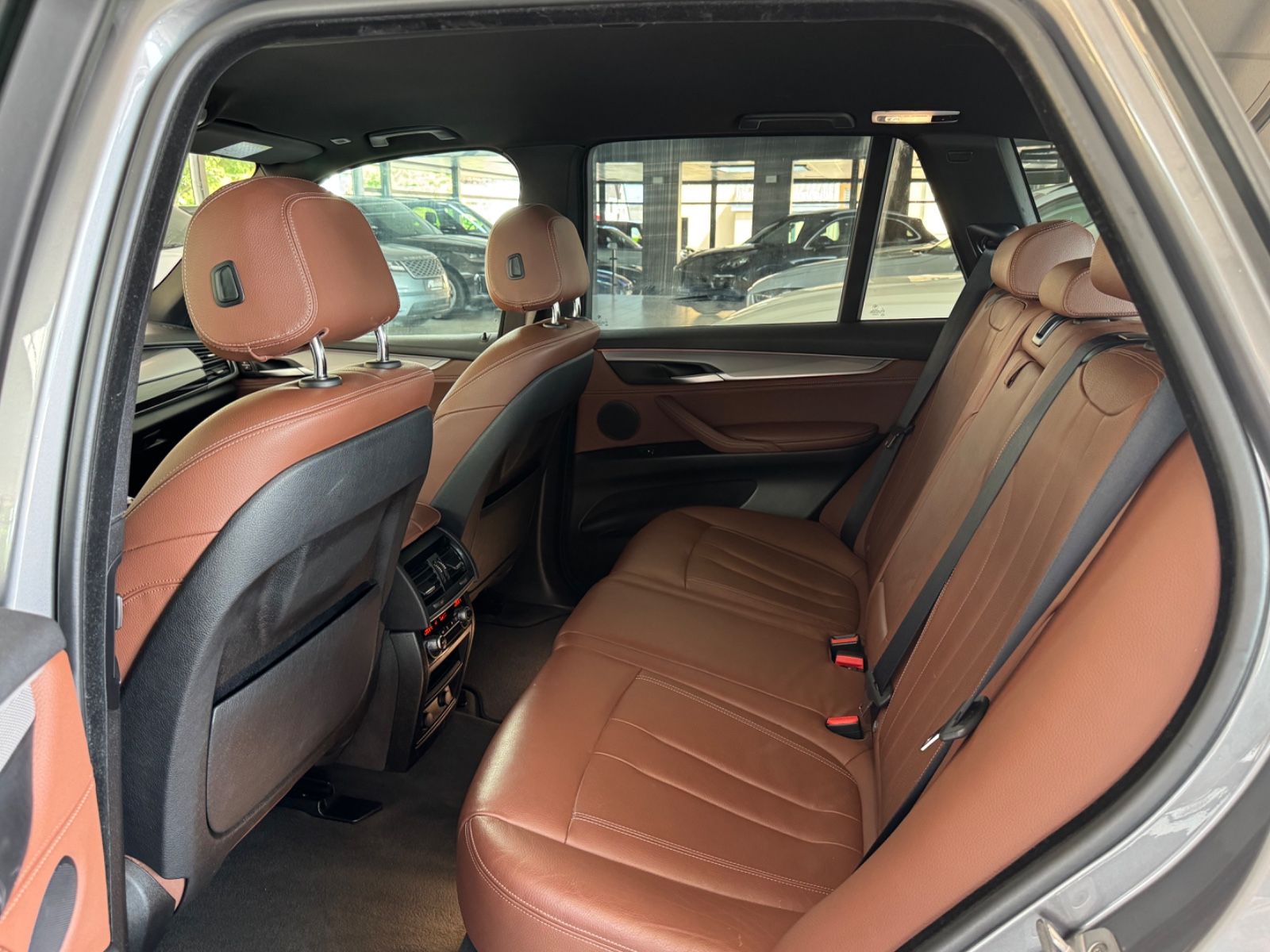 Fahrzeugabbildung BMW X5 sDrive 25 d/M-Paket/Leder/AHK/R-Cam/Xenon/SHZ