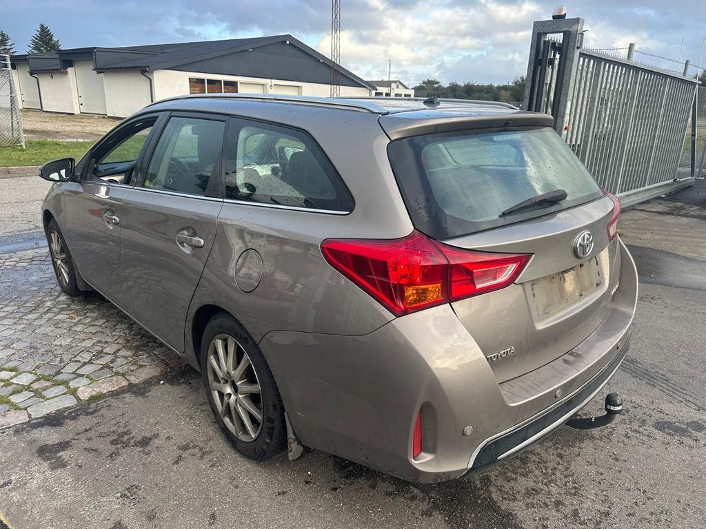 Toyota Auris Touring Sports