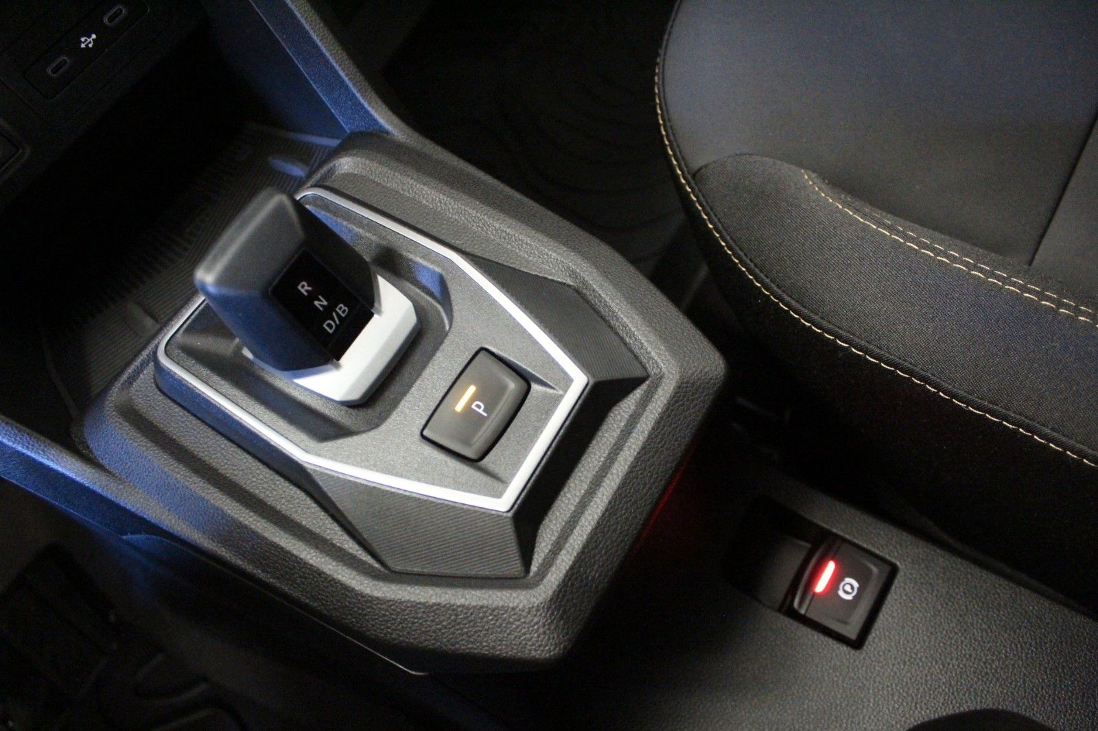 Fahrzeugabbildung Dacia Jogger Hybrid 155 Extreme 5-Sitzer MY 2026