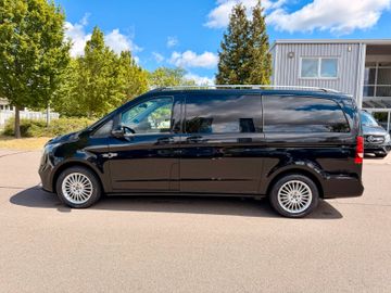 Mercedes V 220 - 11
