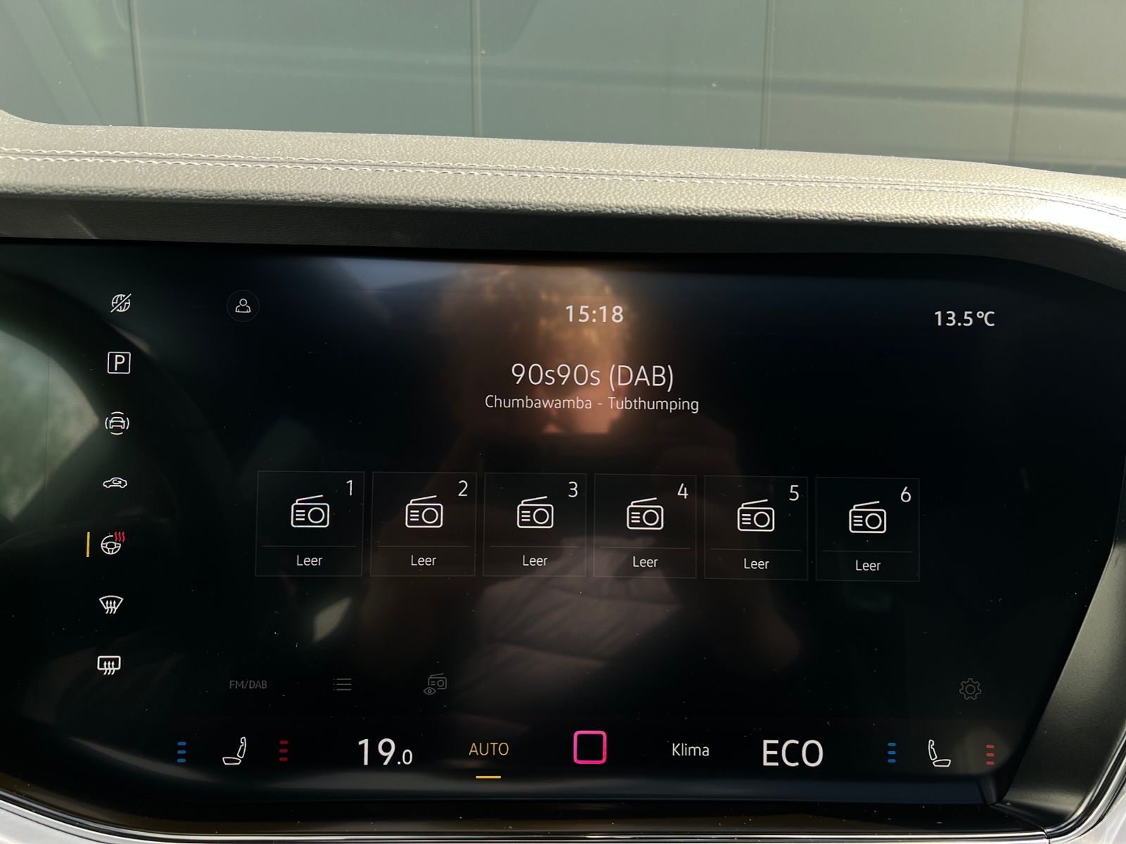 Fahrzeugabbildung Volkswagen Touareg R-Line 3.0 TDI 4MOTION *AHK, Luft, Pano,