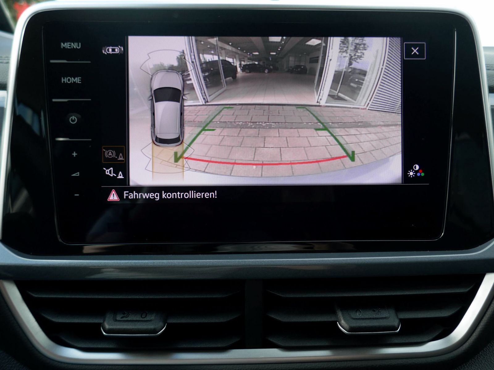 Fahrzeugabbildung Volkswagen T-Roc Style 2.0 TDI DSG | LED AHK RFK ACC Navi