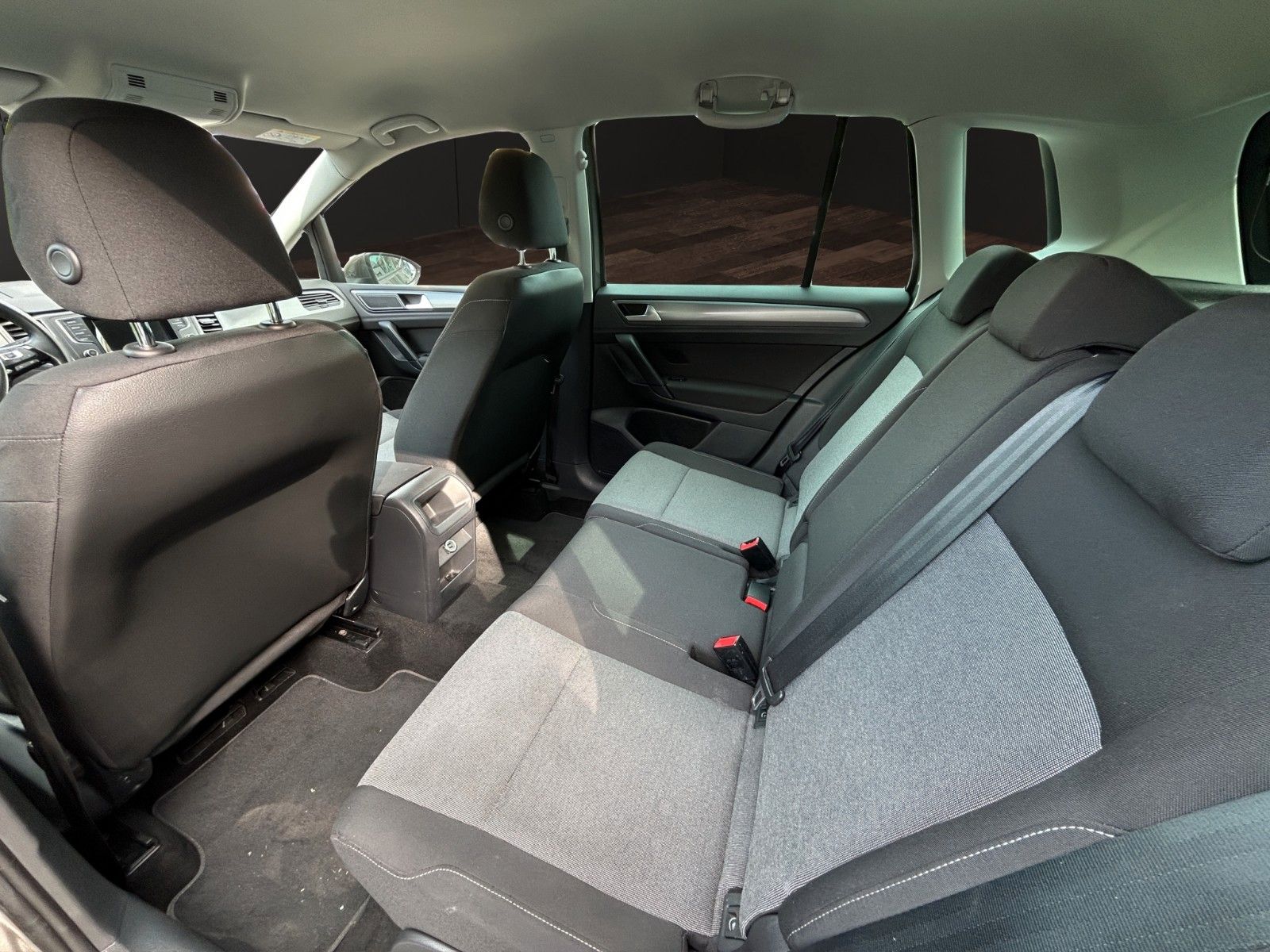 Fahrzeugabbildung Volkswagen Golf Sportsvan VII Trendline Automatik/BMT/