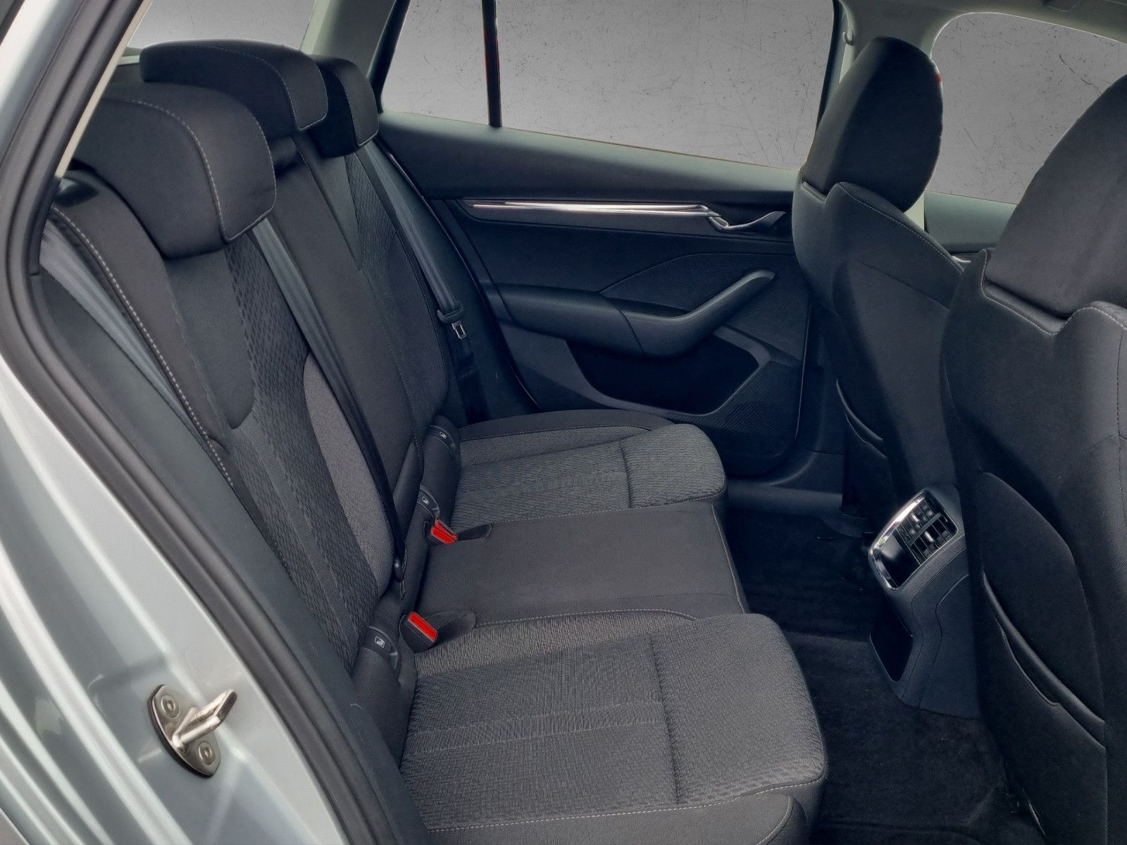Fahrzeugabbildung SKODA Octavia Combi Style 1,4 TSI DSG iV Navi ACC PDC