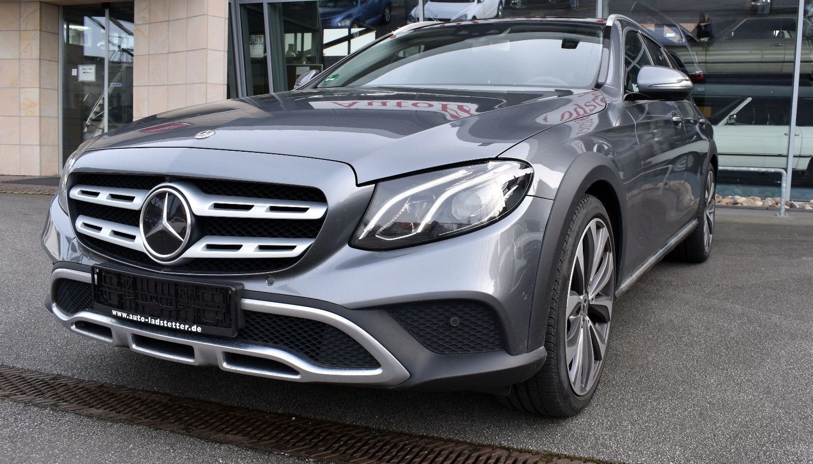 MERCEDES-BENZ E 400d 4M. All-Terrain*Burmester*AHK*Pano*360°